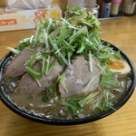 豚骨ラーメン 新井商店 - 豚骨チャーシューメン、キクラゲ、野菜