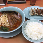 ラーメン山岡家 - 辛味噌ネギチャーシュー麺　1100円  餃子セット　440円