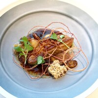 ベージュ アラン・デュカス 東京 - フォアグラのポアレ・マロンのコンフィー