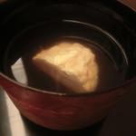 東京 吉兆 - 「湯葉しんじょう椀」：出汁の善玉雑味が上手く湯葉しんじょうを引き立てています♪