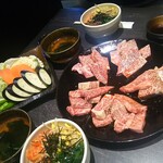 蔓牛焼肉 太田家 - 上焼肉定食　お肉とお野菜５人前