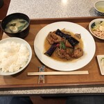 創作料理 十八番 - 日替わり定食（豚肉とナスの味噌炒め）