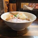 縁乃助商店 - 横から