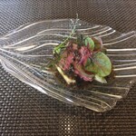 シェ ヨコイ - 黒毛和牛赤身のロースト トリュフソースがけ