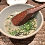 鳥茂 - ラーメン 鶏ガラと白味噌 海苔と山椒 山葵