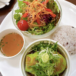 カラミンサ - 和風アボガドハンバーグプレート　