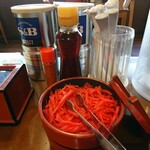 ちゃんぽん 一鶴 - 卓上の調味料・紅生姜