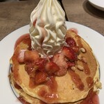 NICK HOUSE - 季節のフルーツとクレミアムのパンケーキ