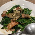 NICK HOUSE - 牡蠣とほうれん草ベーコン炒め