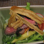 Hasama house - ローストビーフの野菜サラダ