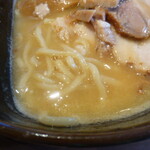 ディテール - 麺とスープ（WHITE）