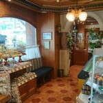 サイラー - パン売り場とカフェの間