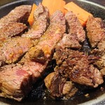 Ikinari Suteki - 焼き加減は自分で調整し、ワサビをお肉にたっぷり付けて頂きます！