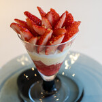 レストラン オオツ - 2020.4 鉾田苺パフェ