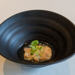 レストラン オオツ - 2020.4 63℃でコンフィした鹿島灘地蛤と蕪のコンソメスープ