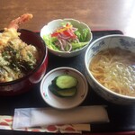 手打うどん屋伝七 - 天丼定食