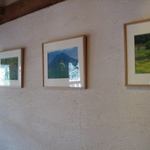 ムスタッシュ - 店内壁のアート