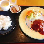 Mamazu Kafe Ando Kicchin - 自家製ハンバーグセット/デミグラス（1000円）