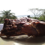 セント シュバイン - 2012年6月訪問時：威風堂々としたベーコン…生のままいただけます