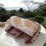 セント シュバイン - 2012年6月訪問時：海を見ながらいただきます　※お店ではありません