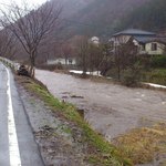 Oo shimizu - 店のすぐ前を流れる川