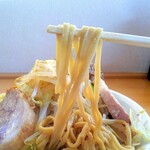 麺家 大須賀 - ともラーメンの麺リフト