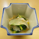 しち十二候 - 春子鯛、キャベツ、黄ニラの梅酢和え