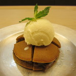 しち十二候 - どら焼き 豆乳アイス乗せアップ