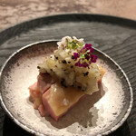 AUBE - ⚫︎蒸し鶏　マーガオのスパイシーな香りがたまりません♡淡路の玉ねぎがシャキシャキ甘いの。