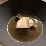 AUBE - ⚫︎鮑と牛タンの薬膳スープ　みかん、なつめ、干貝柱。。。
      複雑で奥深い味わい♡