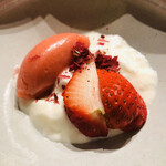 AUBE - ⚫︎いちごと杏仁豆腐　大好きないちごのデザート♡
