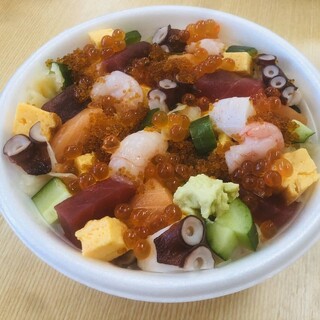 Yoshi - 【テイクアウトメニュー】海鮮丼