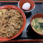すき家 - 牛すき焼き丼(たまごセット)