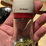 炭火串焼き ちきらっちょ - めっちゃ痺れる山椒