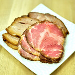 麺処 有彩 - チャーシュー