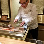 肉屋 田中 - 肉師の技炸裂！
