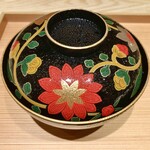 肉屋 田中 - お椀：伊勢海老と大原の筍 雲丹