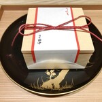 肉屋 田中 - お肉のバラちらし：小肌 車海老 穴子 キャビア 赤酢のシャリ