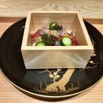 肉屋 田中 - お肉のバラちらし：小肌 車海老 穴子 キャビア 赤酢のシャリ