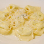 ラ スフォリーナ - パスタランチ 1100円 のリコッタチーズとほうれん草を詰めたトルテッローネ