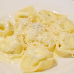 ラ スフォリーナ - パスタランチ 1100円 のリコッタチーズとほうれん草を詰めたトルテッローネ