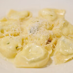 ラ スフォリーナ - パスタランチ 1100円 のリコッタチーズとほうれん草を詰めたトルテッローネ