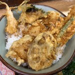 豊野丼 - 丼には鮪の喉と野菜