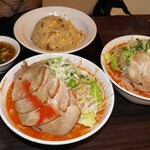 らーめんでぽっと - からし豚そばx2、チャーハン