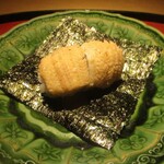 もと井 - 穴子鮨：とてもふっくらとした食感の穴子の寿司を焼き海苔で巻いて頂きます。　　　　　2020.03.27