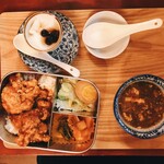 台湾爆噴小籠包 臺瓏 - ワンプレートランチ　唐揚げ