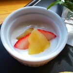 遊の丘 - 手作りケーキセットのフルーツヨーグルト(R2.4.11撮影)