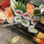 仙令平庄 - 雑な写真ですみませんが。。
お好み握り908円。