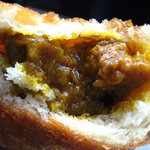 カレーパン断面