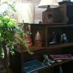 丸山珈琲 - 玄関に置かれた陶器作品